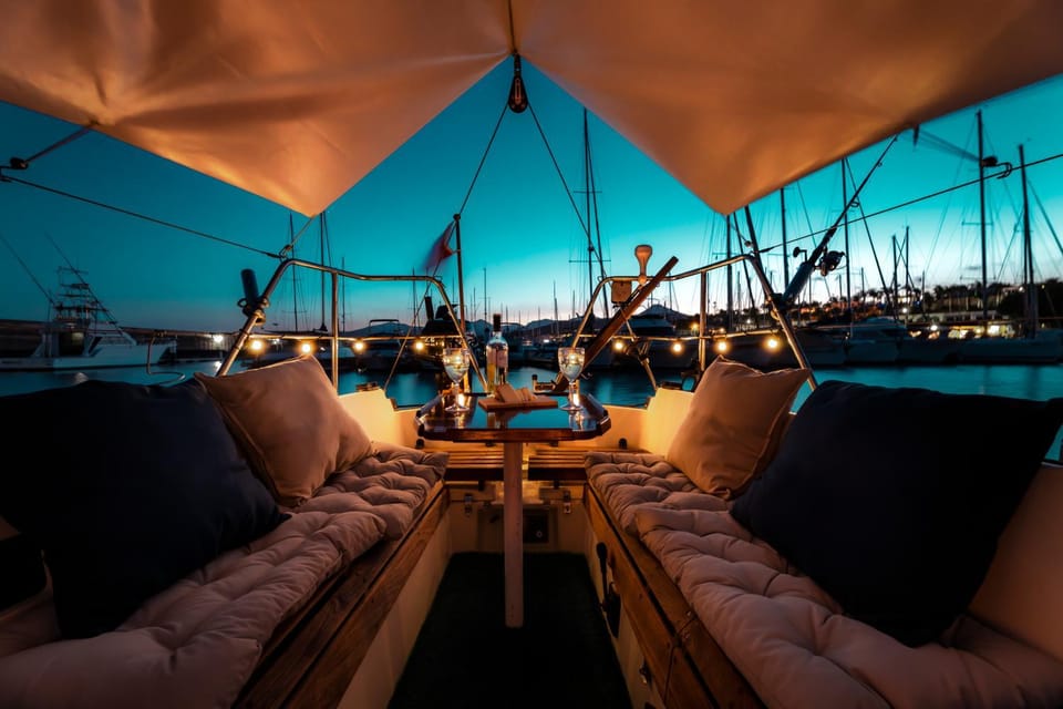 Night, Natural landscape, View (from property/room), View (from property/room), Balcony/Terrace, Balcony/Terrace, Seating area, Dining area, Evening entertainment, City view, City view, Landmark view, Landmark view, Sea view, Sea view, Area and facilities