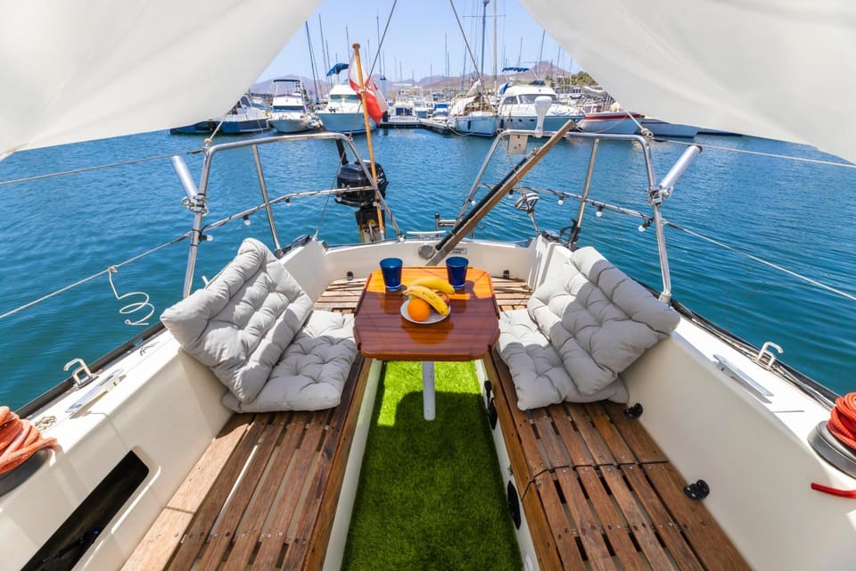 Off site, Day, Natural landscape, View (from property/room), View (from property/room), Balcony/Terrace, Balcony/Terrace, Living room, Photo of the whole room, Seating area, Mountain view, Mountain view, Sea view, Sea view