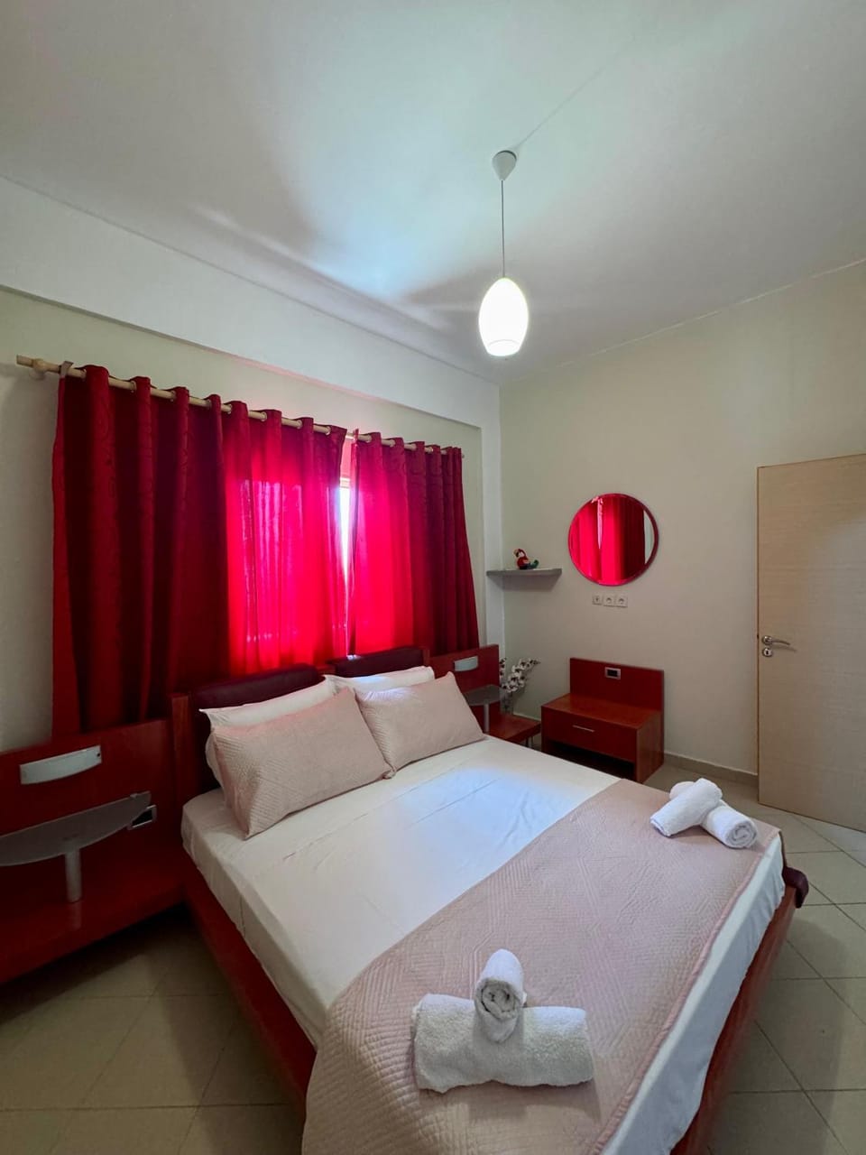 Bed, Bedroom, towels