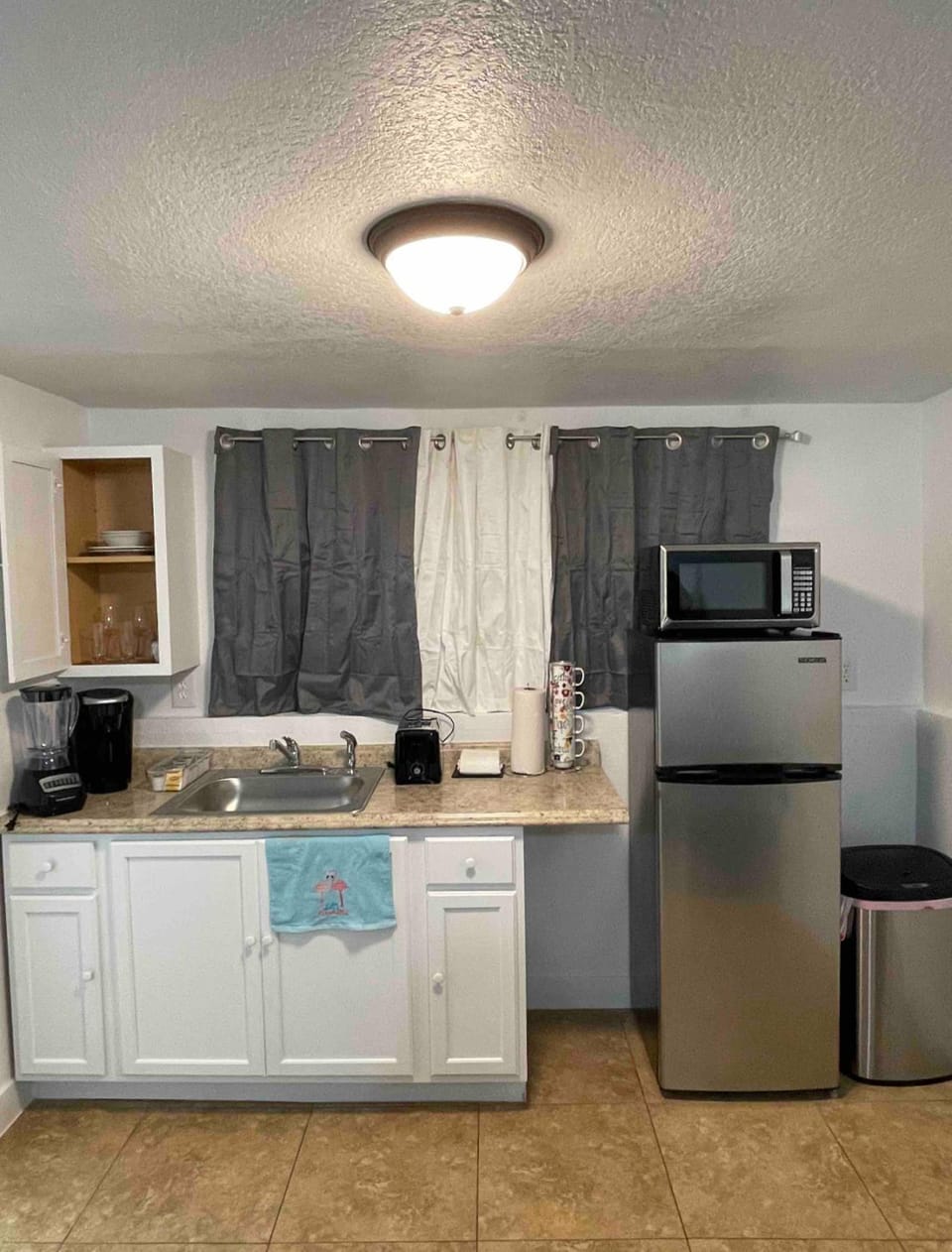 Cozy Studio - Apt 1 - Private Entrance Apartment in Las Vegas