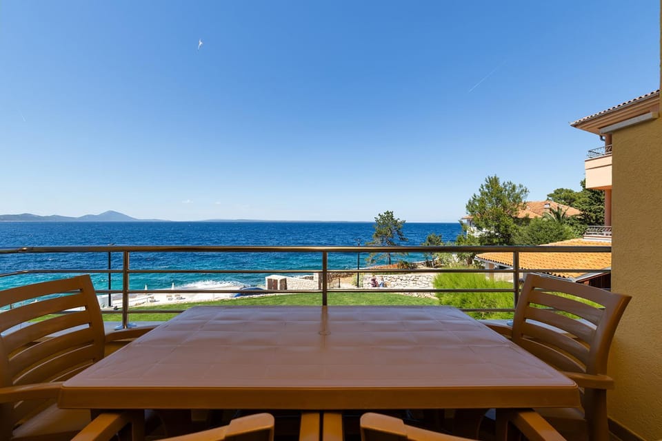 Day, View (from property/room), Balcony/Terrace, Dining area, Sea view