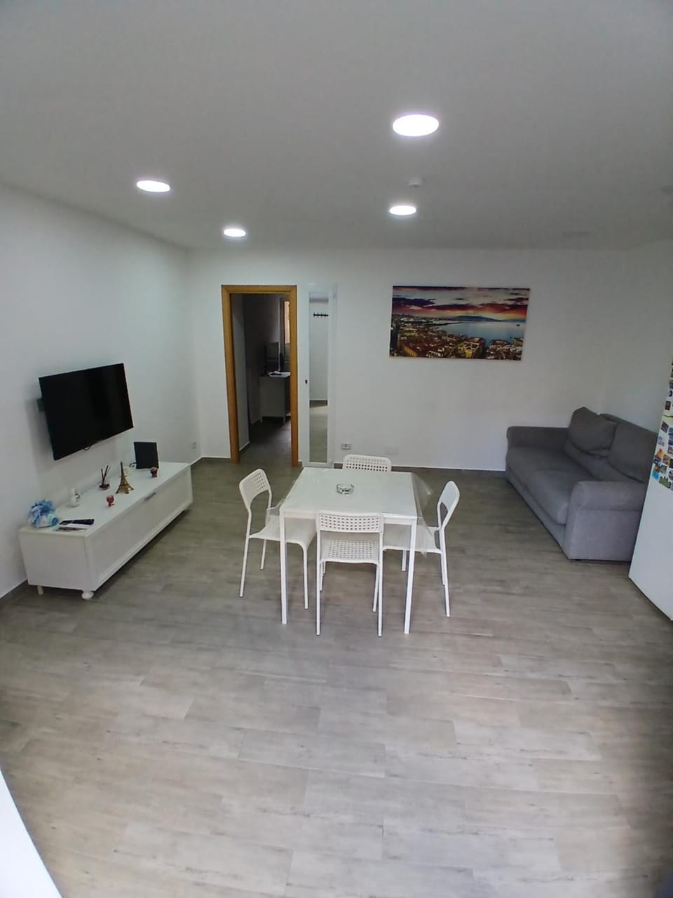 Communal lounge/ TV room, TV and multimedia, Living room, Seating area, Dining area, Evening entertainment