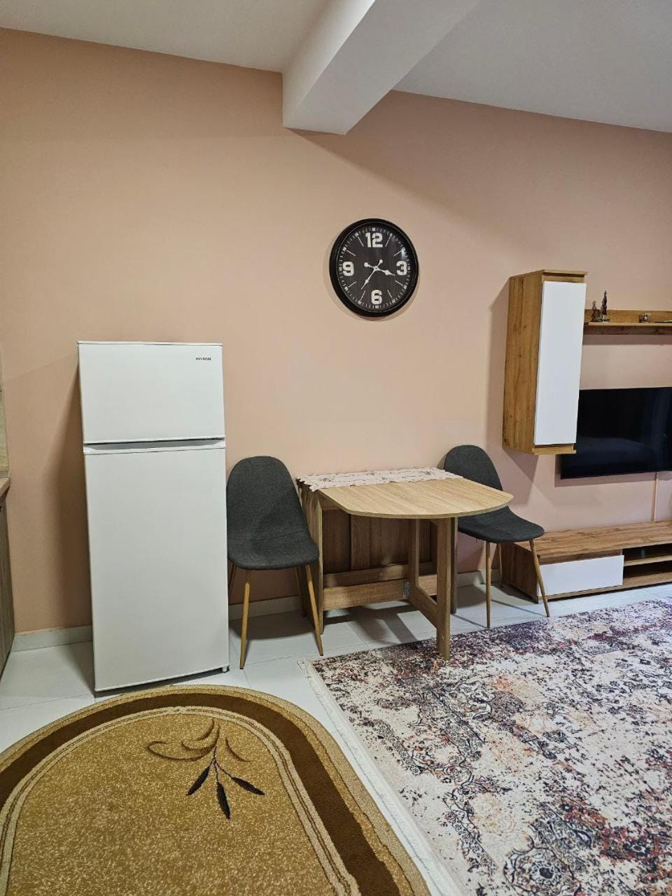 Kitchen or kitchenette, Living room, Dining area
