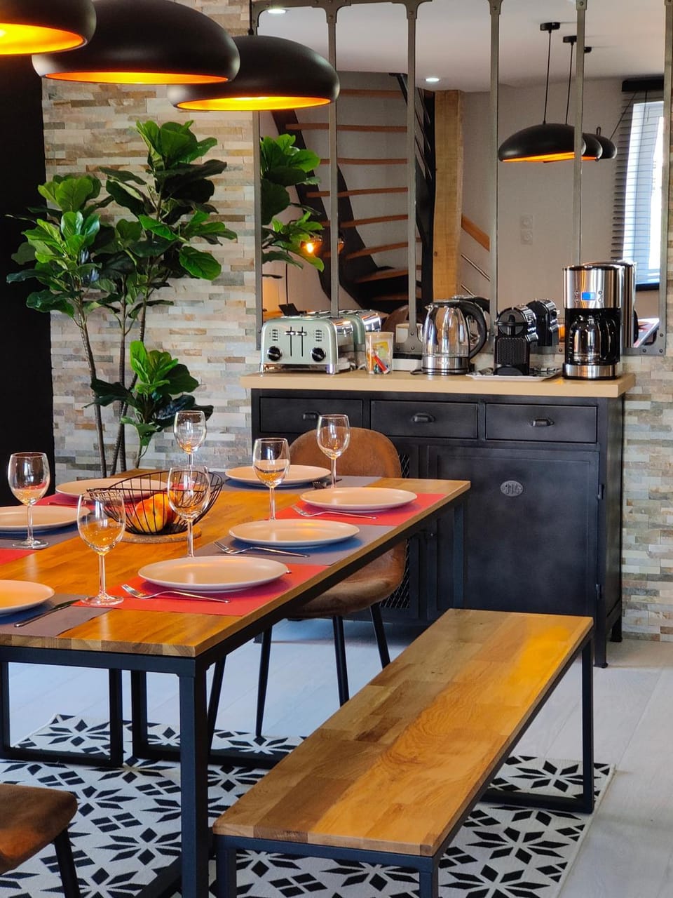 Coffee/tea facilities, Dining area