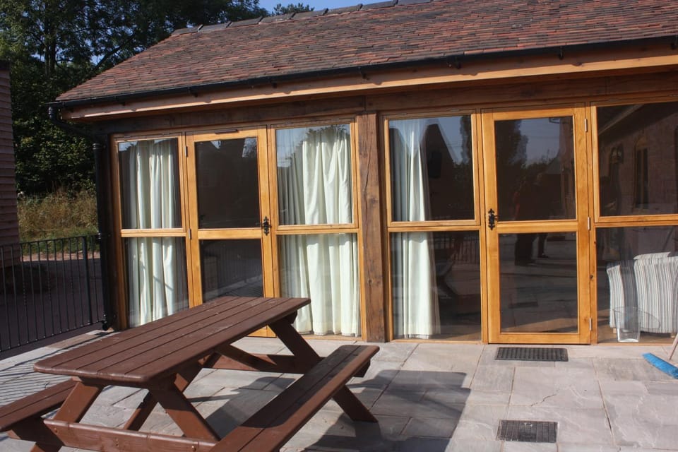 Patio, Facade/entrance