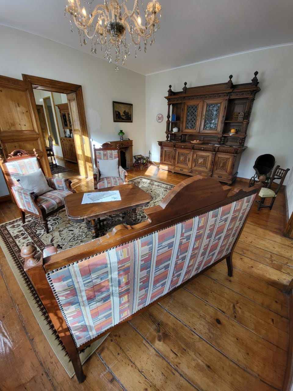 Living room, Seating area