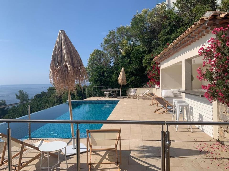 Patio, Day, Natural landscape, BBQ facilities, View (from property/room), Balcony/Terrace, Pool view, Sea view, Swimming pool, sunbed