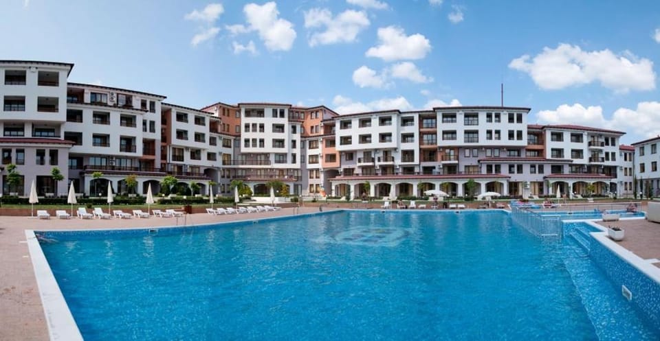Swimming pool, Location