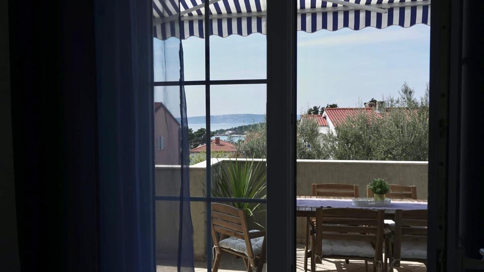 Day, Natural landscape, View (from property/room), Balcony/Terrace, Dining area, Mountain view