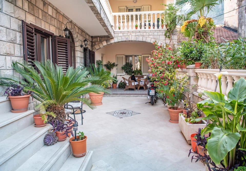 Garden, Balcony/Terrace