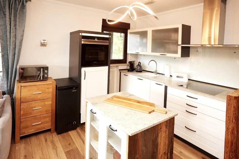 Kitchen or kitchenette, dishwasher, minibar, pet friendly, stove, toaster