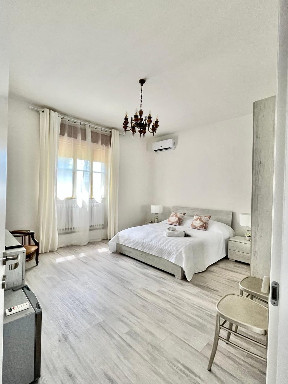 Bed, Photo of the whole room, Bedroom, towels, air conditioner