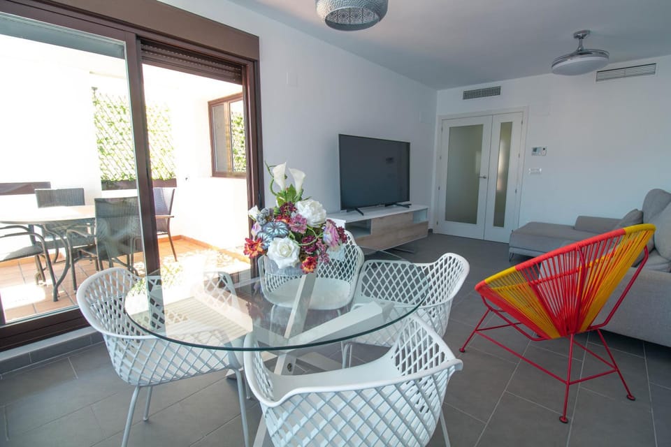 Living room, Seating area, Dining area, air conditioner