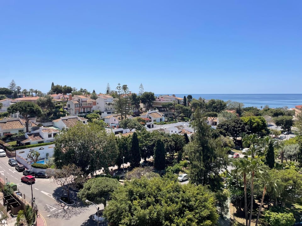 Property building, Day, Neighbourhood, Natural landscape, Bird's eye view, City view, City view, Garden view, Garden view, Mountain view, Mountain view, Sea view, Sea view, Parking