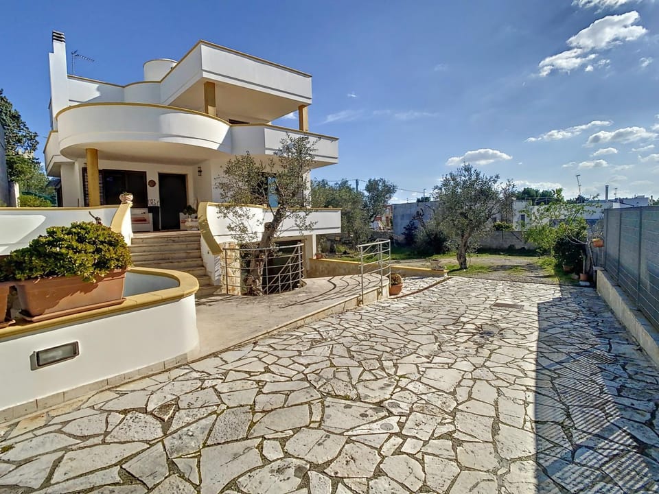 Property building, Garden view