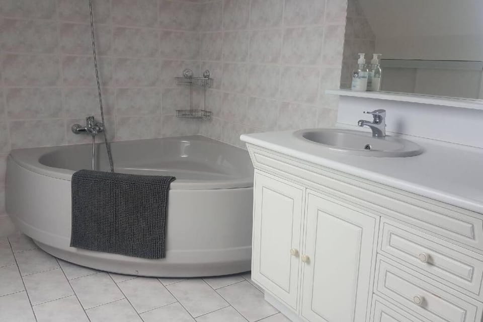 Bathroom, Bath