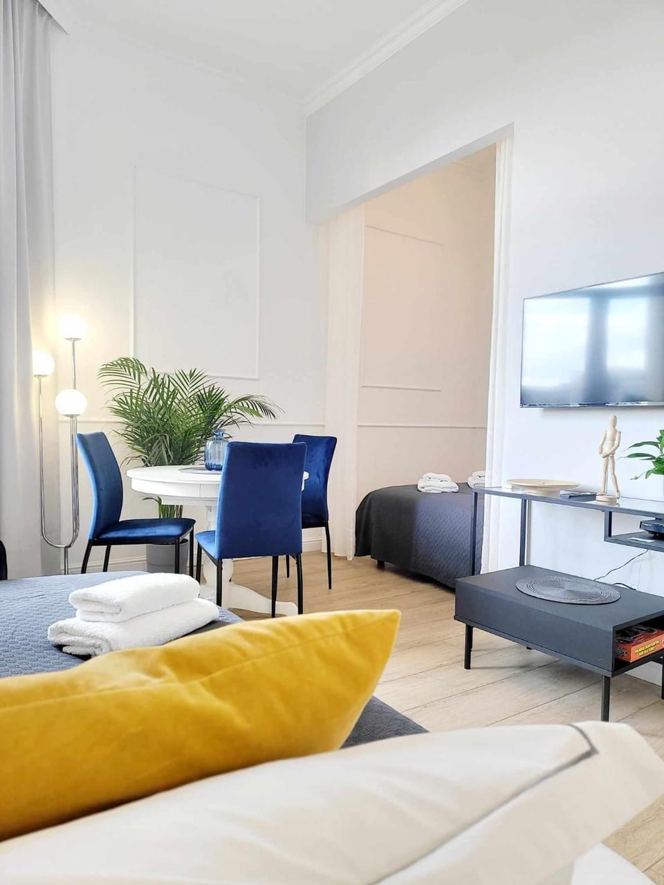 TV and multimedia, Living room, Dining area, Bedroom, locker
