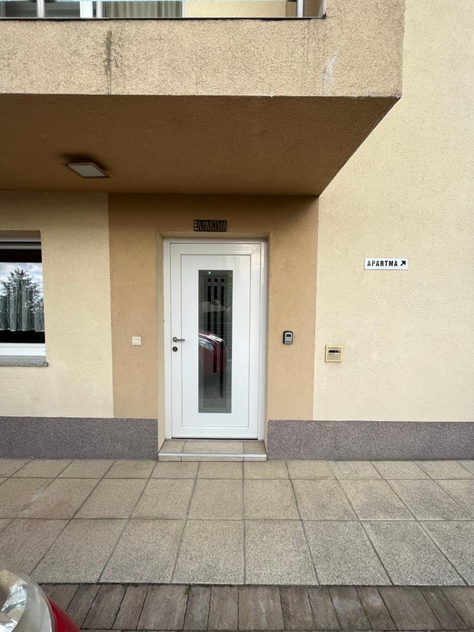 Facade/entrance