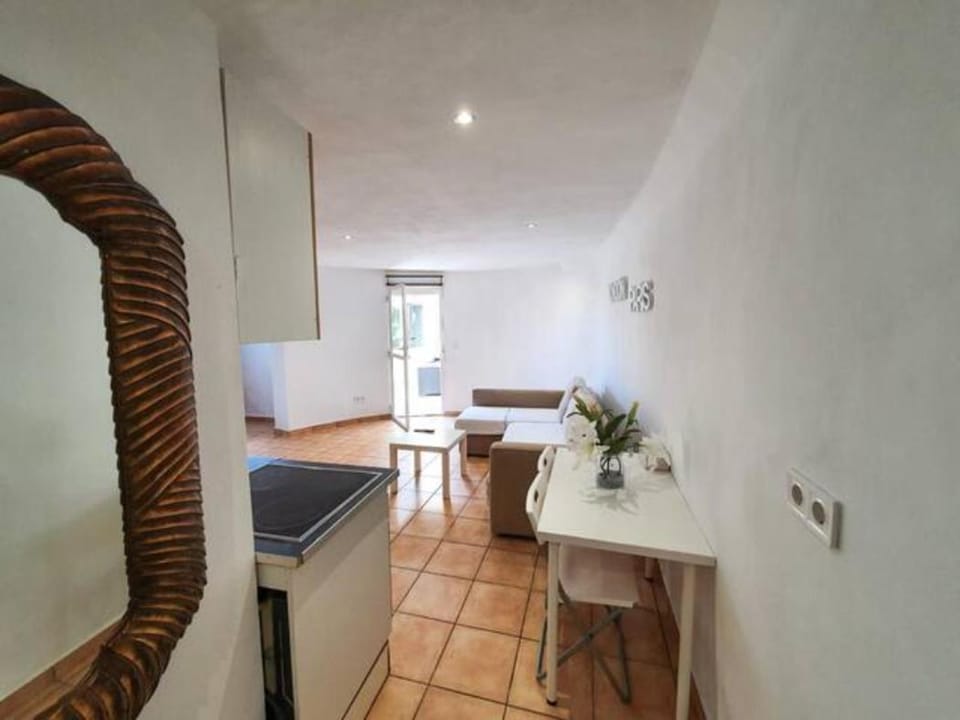 Appartement C dans une villa avec piscine & jacuzzi Apartment in Benalmadena