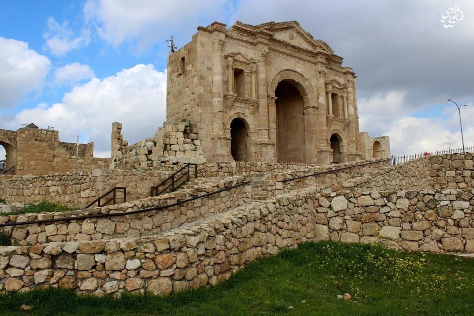 Nearby landmark, Landmark view
