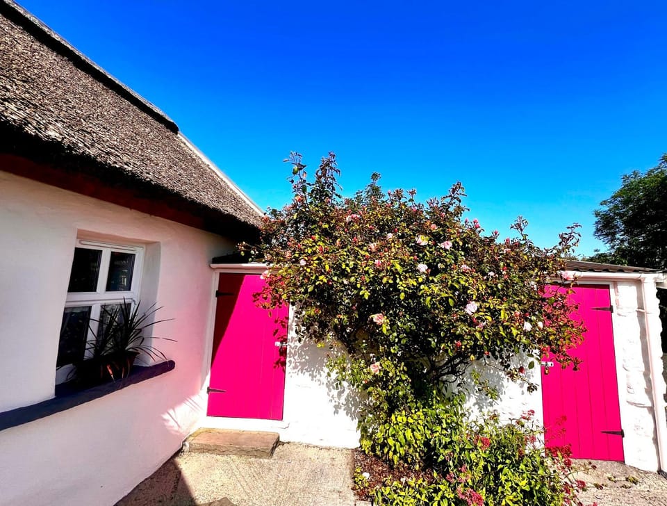 Oranuisce Thatch Cottage Ballyvaughan House in County Clare