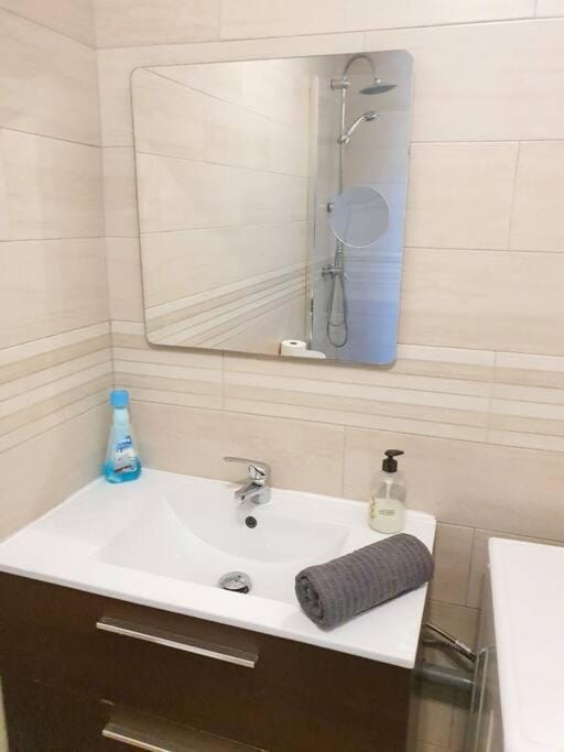 Magnifico Apartment B en una villa con piscina y jacuzzi Apartment in Benalmadena