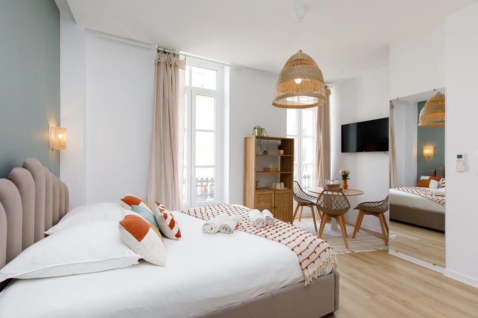 TV and multimedia, Living room, Bedroom