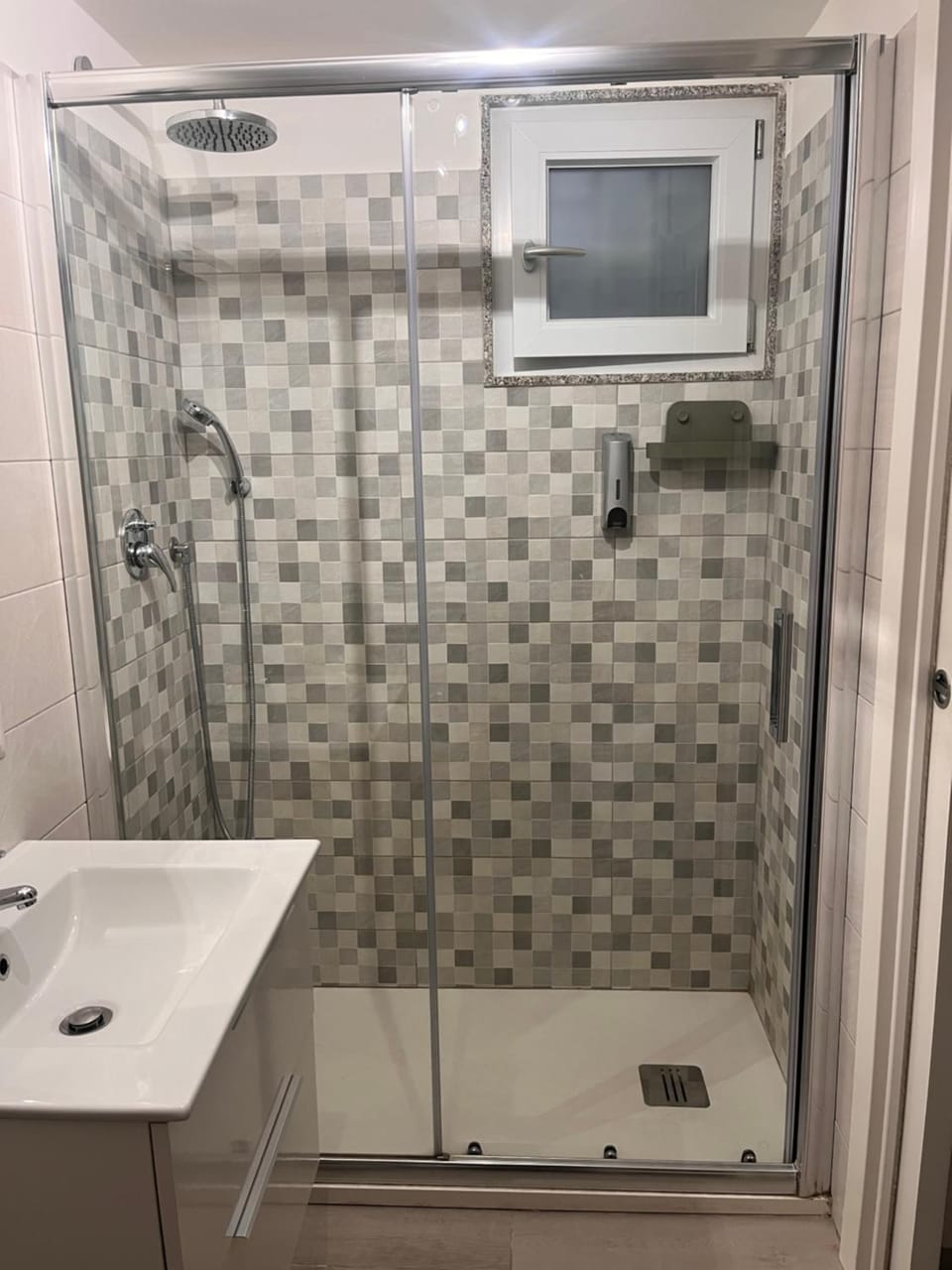Shower, Bathroom