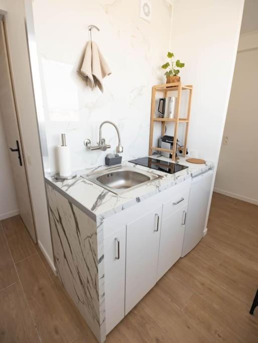 Studio / 15min de la plage Apartment in Fréjus
