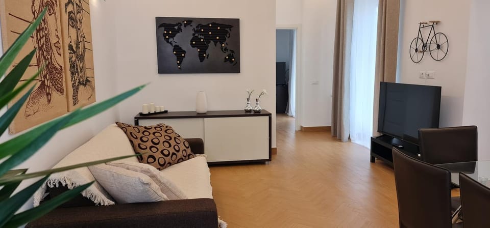 Communal lounge/ TV room, TV and multimedia, Living room, Seating area