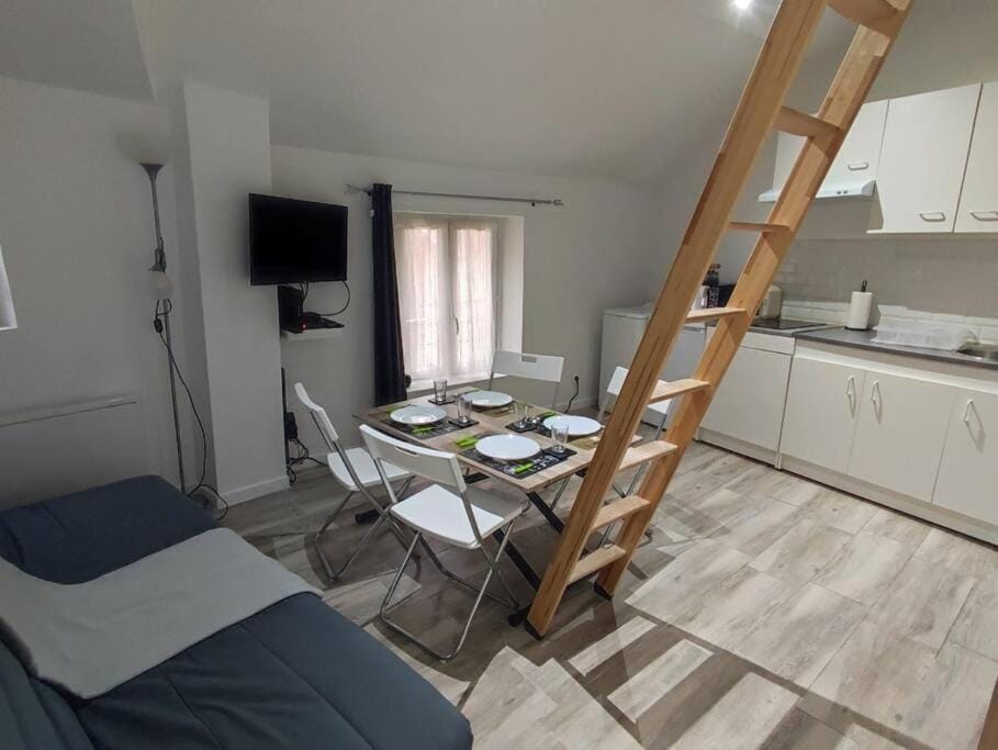 Little House : CDG-Paris-Asterix Apartment in Île-de-France