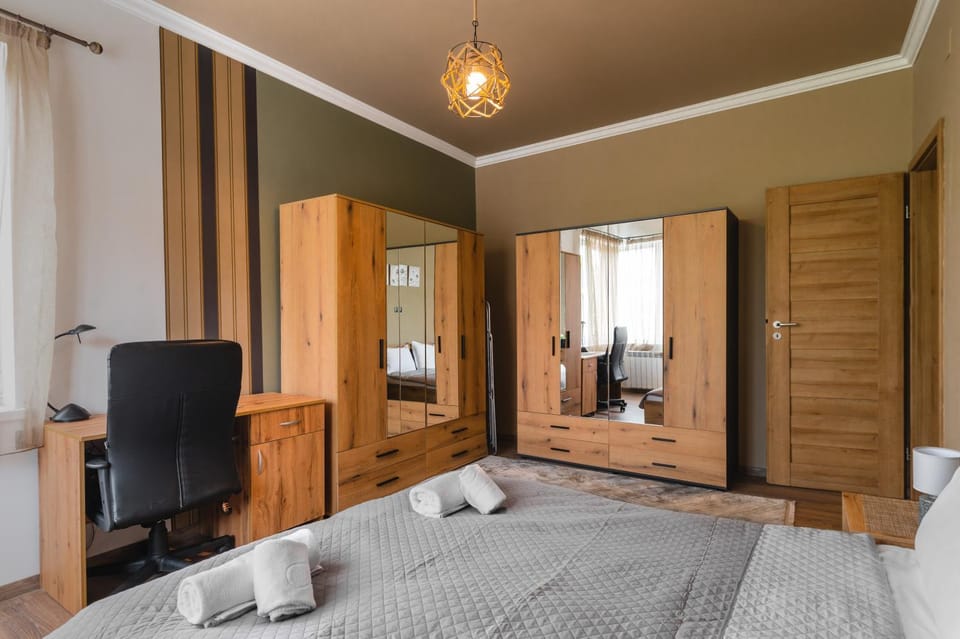 TV and multimedia, Bedroom, wardrobe