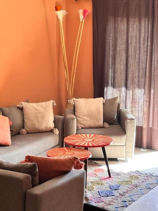 Appartement centre Guéliz avec terrasse spacieuse Apartment in Marrakesh