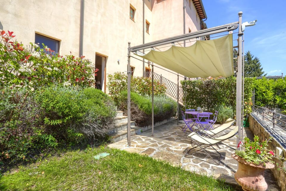 La Pergola Apartment in Tuscany