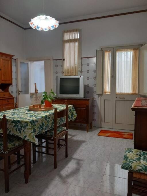 TV and multimedia, Dining area