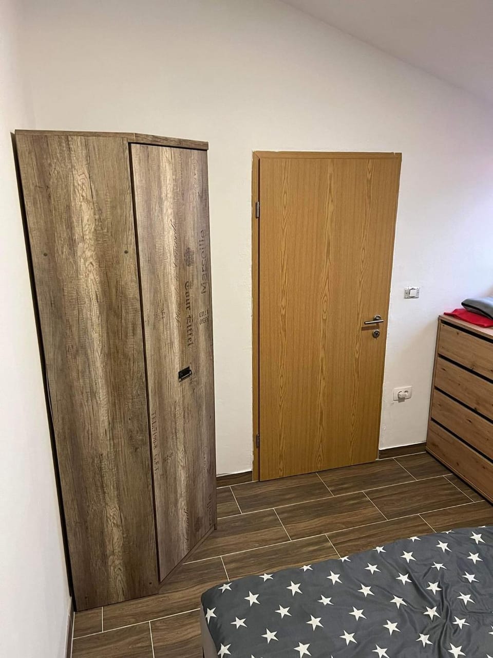 Bedroom, wardrobe