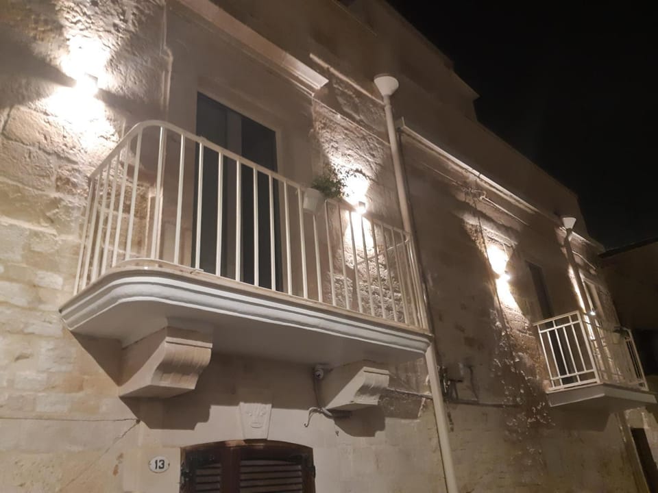 Property building, Night, Balcony/Terrace