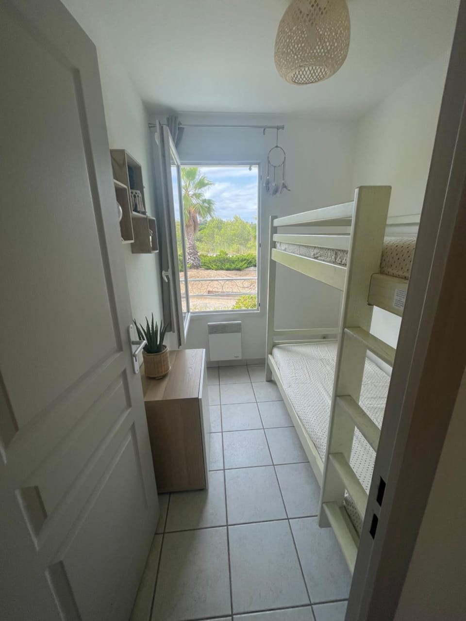Superbe appartement 6pers avec piscine et jardin Apartment in Roquebrune-sur-Argens