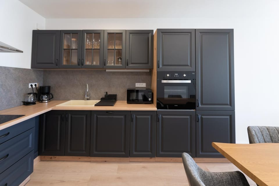 Coffee/tea facilities, Kitchen or kitchenette, Dining area, dishwasher, minibar, pet friendly, stove, toaster
