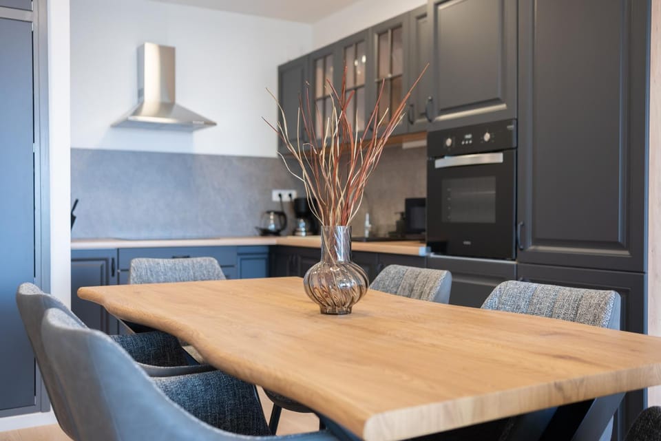 Kitchen or kitchenette, Dining area, pet friendly, stove