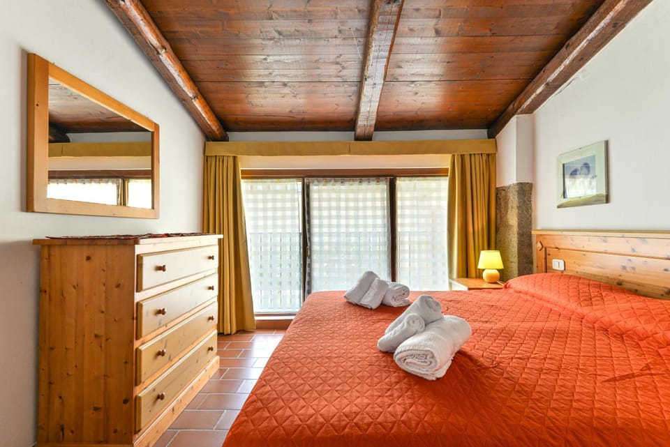 Bed, Photo of the whole room, Bedroom, towels, wardrobe