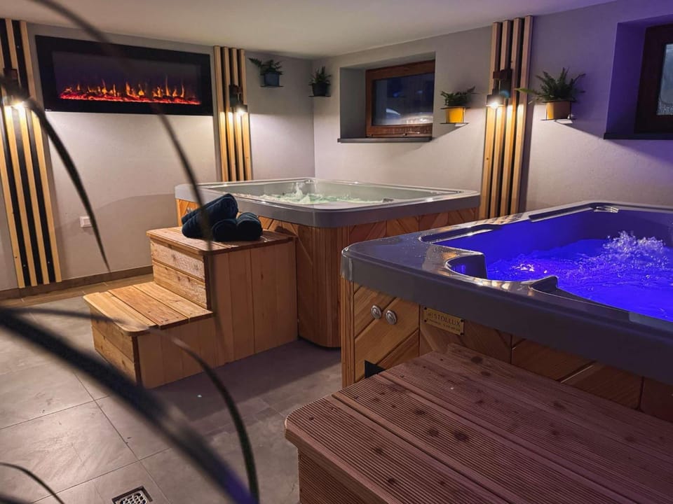 Hot Tub, Spa and wellness centre/facilities