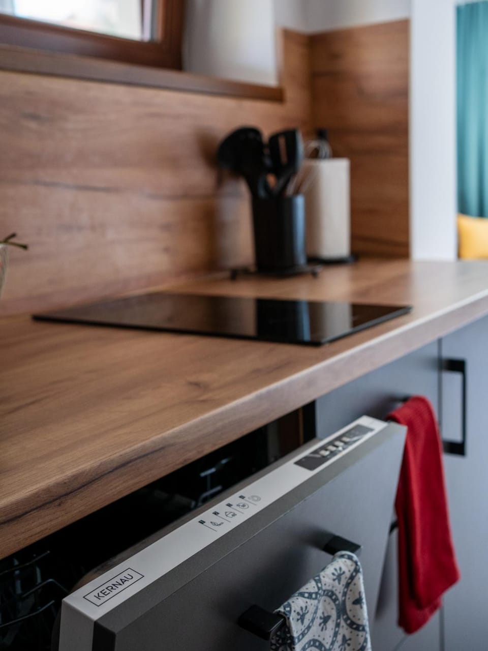 Kitchen or kitchenette, dishwasher, stove, kitchen