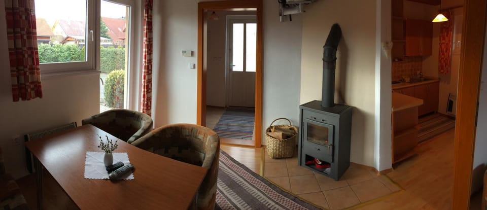 Communal lounge/ TV room, Balcony/Terrace, Communal kitchen