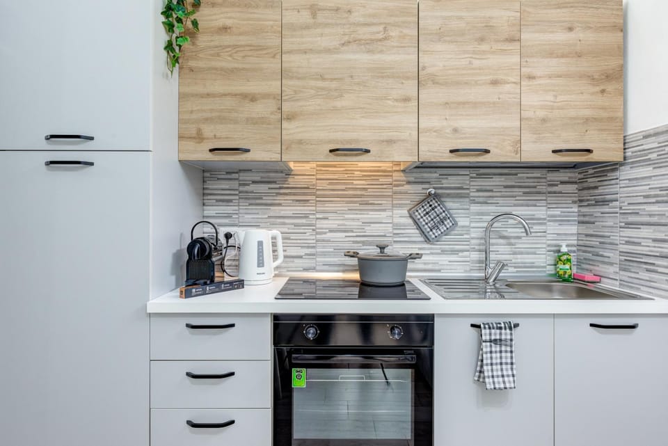 Coffee/tea facilities, Kitchen or kitchenette, minibar, oven, pet friendly, stove, toaster