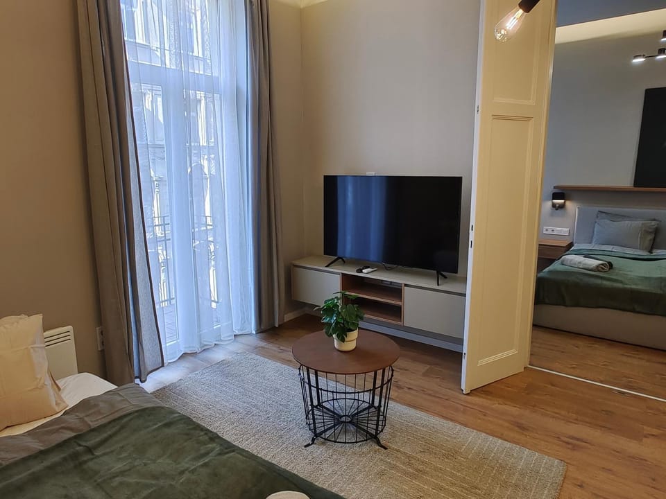 TV and multimedia, Living room, Photo of the whole room, Seating area