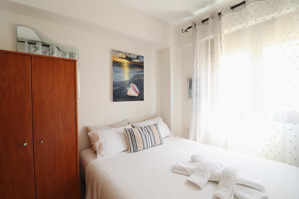 Bed, Photo of the whole room, Bedroom, towels, wardrobe