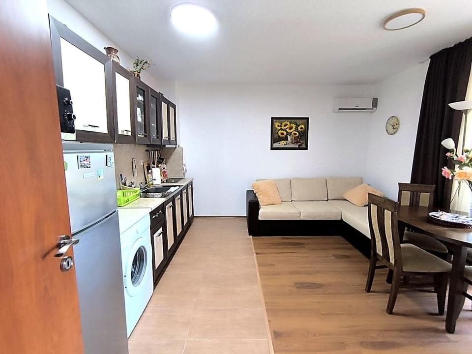 Dom-El Real Apartments in Victorio Complex Apartment in Burgas Province