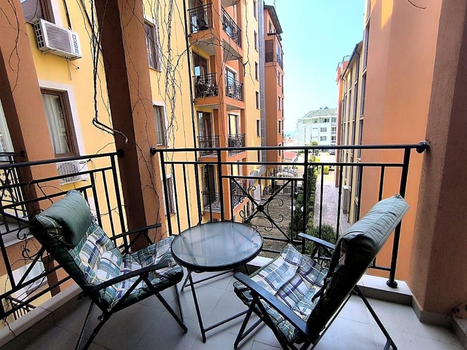 Dom-El Real Apartments in Victorio Complex Apartment in Burgas Province