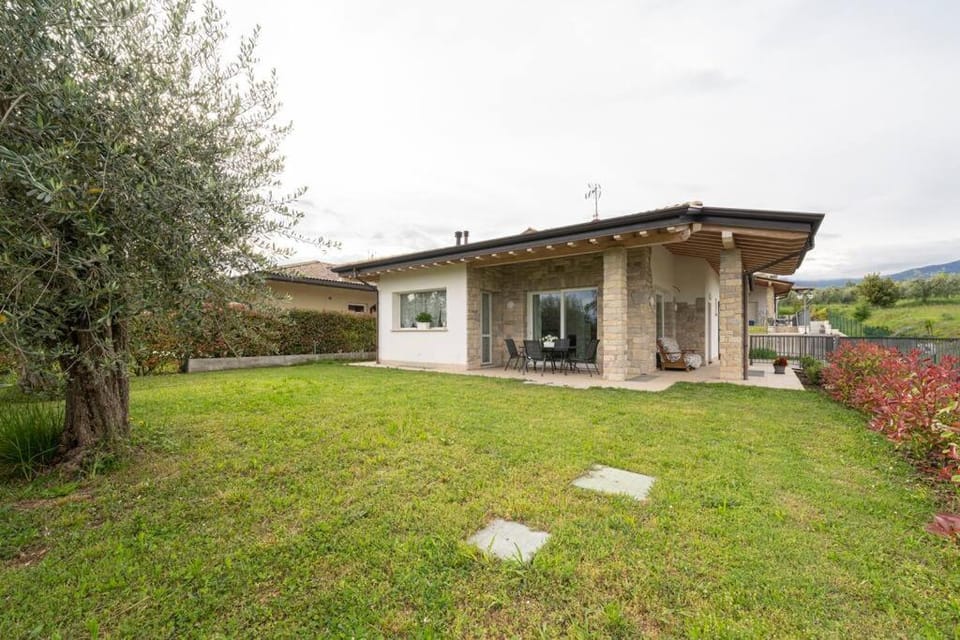 Property building, Natural landscape, Garden, Garden view